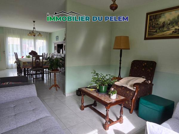 Rostrenen (22110) Maison de plain-pied – 3 chambres – Sous-sol complet – Terrain de 593 m² – Rostrenen