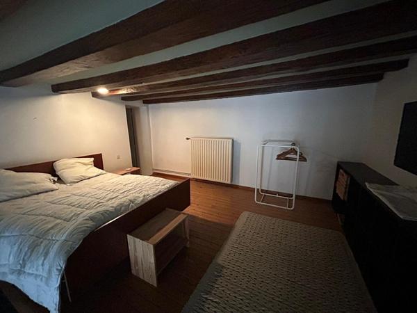 Duplex 2 pièces avec parking - Secteur Cathédrale / Château - L'Agence Locale