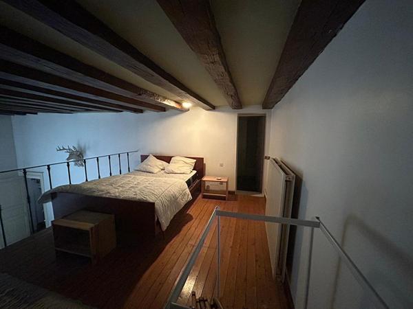 Duplex 2 pièces avec parking - Secteur Cathédrale / Château - L'Agence Locale