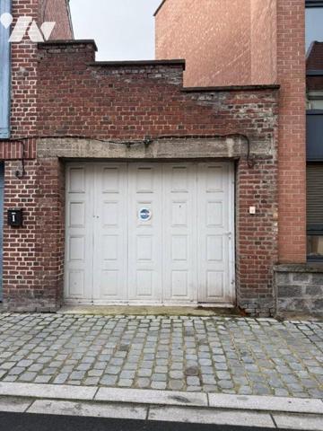 Grand garage en centre-ville