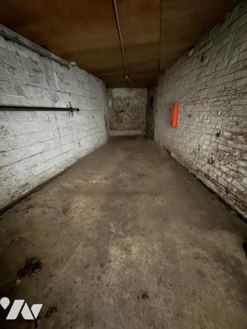 Grand garage en centre-ville