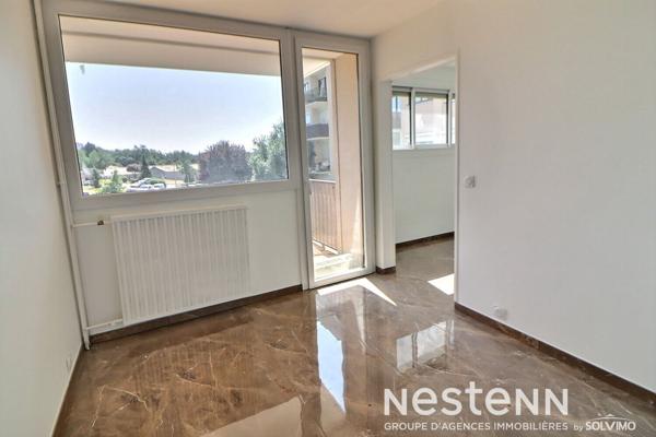 Appartement Saint Priest 4 pièces 81m2, 1er étage, 3 chambres, balcon, cave, stationnement