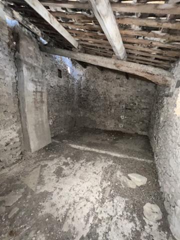 Vaison-la-Romaine (84110) COUP DE COEUR ! BELLE ET AUTHENTIQUE MAISON DE VILLAGE A RESTAURER AU COEUR D'UN VILLAGE TEMPLIER