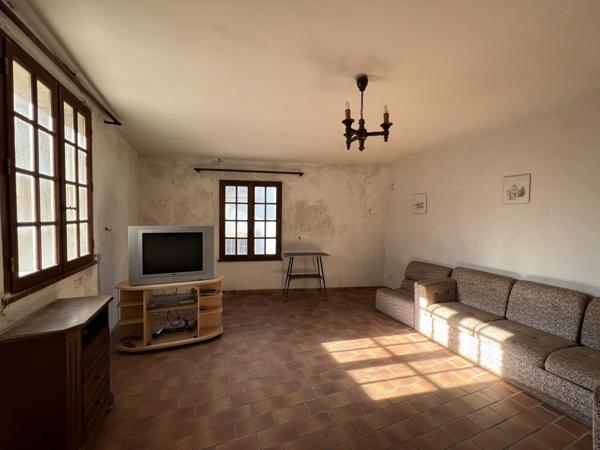 Vaison-la-Romaine (84110) COUP DE COEUR ! BELLE ET AUTHENTIQUE MAISON DE VILLAGE A RESTAURER AU COEUR D'UN VILLAGE TEMPLIER