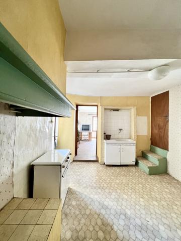 Vaison-la-Romaine (84110) COUP DE COEUR ! BELLE ET AUTHENTIQUE MAISON DE VILLAGE A RESTAURER AU COEUR D'UN VILLAGE TEMPLIER