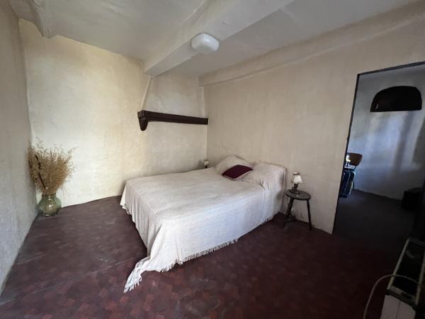 Vaison-la-Romaine (84110) COUP DE COEUR ! BELLE ET AUTHENTIQUE MAISON DE VILLAGE A RESTAURER AU COEUR D'UN VILLAGE TEMPLIER