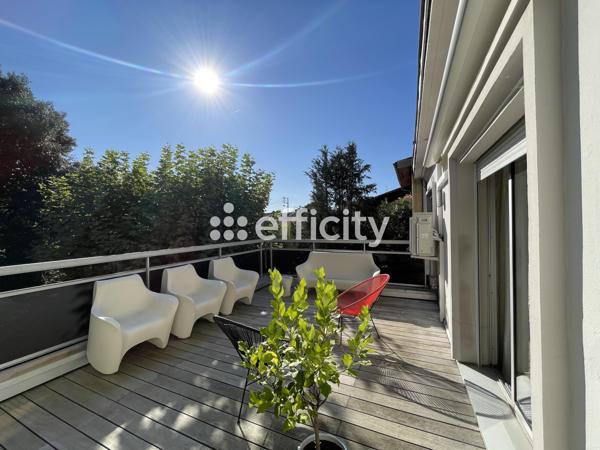 Maison
         6 pièces
        - 238 m² Bien prestige 849 000 € *