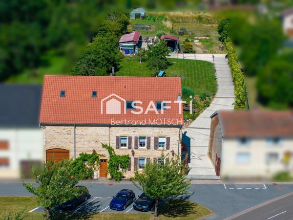 corps de ferme  230 m2 avec box et carriere terrain 4270 m2