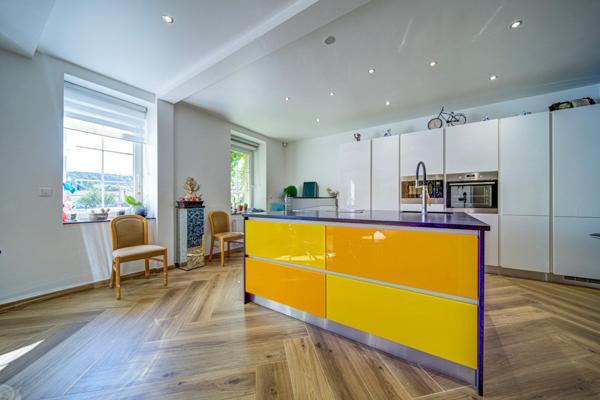 corps de ferme  230 m2 avec box et carriere terrain 4270 m2