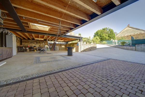 corps de ferme  230 m2 avec box et carriere terrain 4270 m2