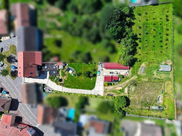 corps de ferme  230 m2 avec box et carriere terrain 4270 m2