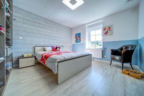 corps de ferme  230 m2 avec box et carriere terrain 4270 m2