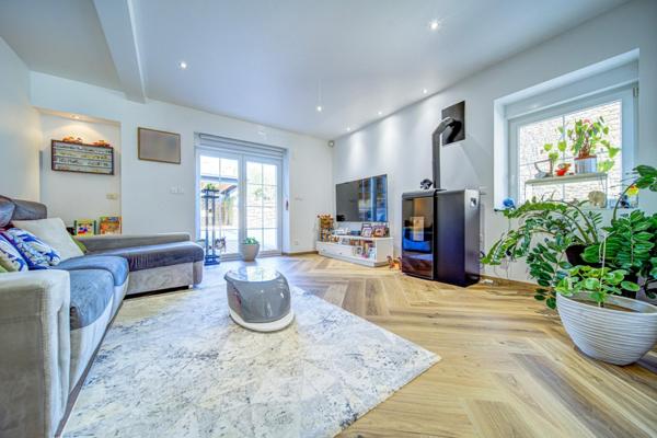 corps de ferme  230 m2 avec box et carriere terrain 4270 m2