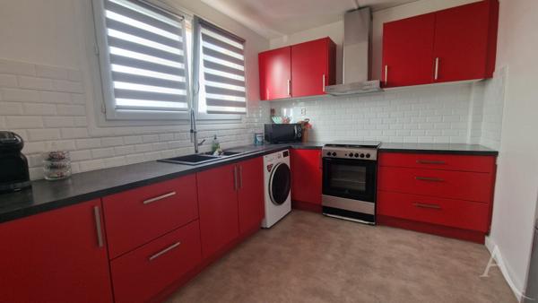 Appartement F2 à Mantes La Jolie de 49m² avec parking et cave