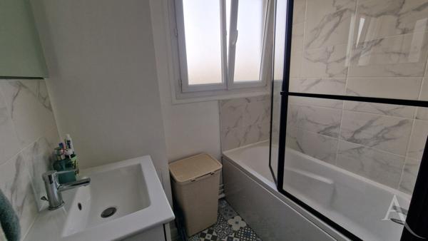 Appartement F2 à Mantes La Jolie de 49m² avec parking et cave