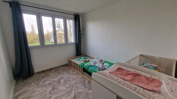 Appartement F2 à Mantes La Jolie de 49m² avec parking et cave