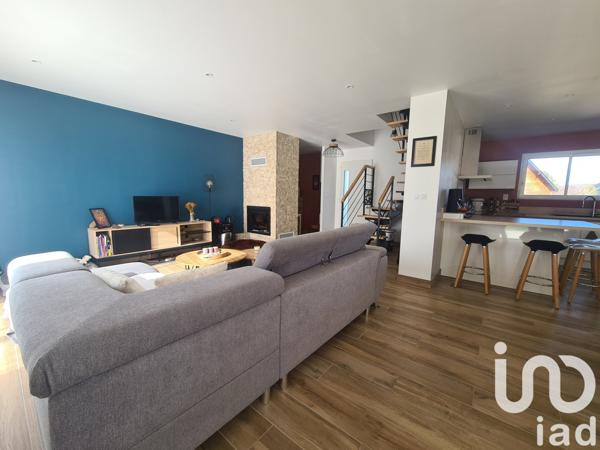 Maison 5 pièces de 128 m² à Louvie-Juzon (64260)