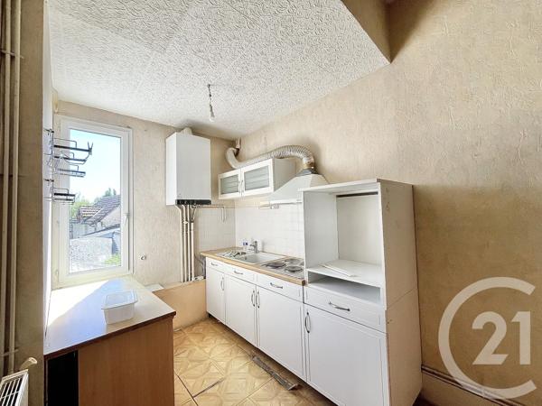 Maison à vendre  4 pièces - 131,38 m 2   CHATELLERAULT  - 86