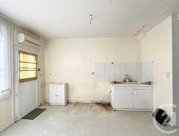 Maison à vendre  4 pièces - 131,38 m 2   CHATELLERAULT  - 86
