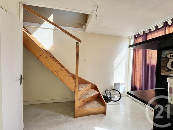 Maison à vendre  4 pièces - 131,38 m 2   CHATELLERAULT  - 86