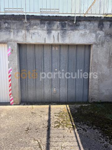 Vente
                Parking / box1 Pièce -
                    DOLE (39100)