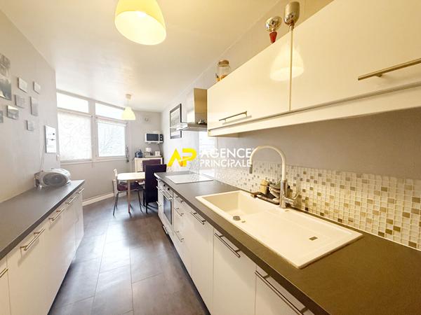 Argenteuil Centre-Ville, Appartement 4 pièces 3 chambres 83 m2 et place de parking €231 000 ** - Référence 4530