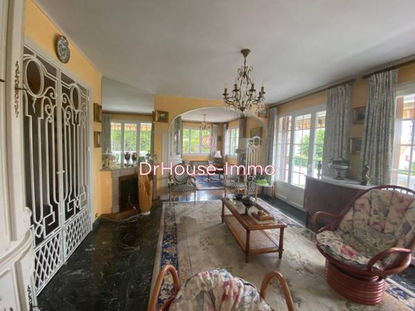 Maison à vendre 10 pièces de 250 m²