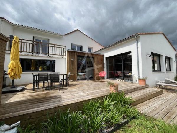 Maison rénovée avec piscine