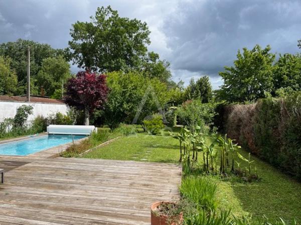 Maison rénovée avec piscine