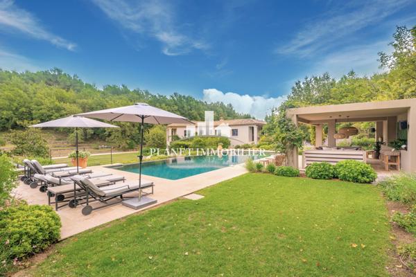 CHATEAUNEUF DE GRASSE - PROPRIETE D'EXEPTION - PISCINE ET VUE PANORAMIQUE