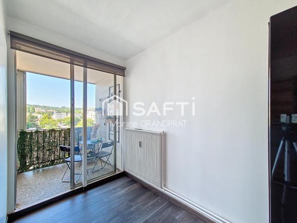 Lumineux 2 pièces avec balcon et parking