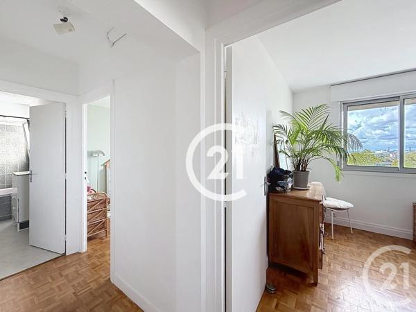 Appartement F3 à vendre  4 pièces - 109 m 2   COGNAC  - 16