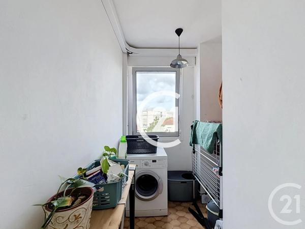 Appartement F3 à vendre  4 pièces - 109 m 2   COGNAC  - 16