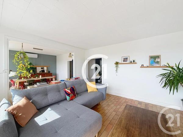 Appartement F3 à vendre  4 pièces - 109 m 2   COGNAC  - 16