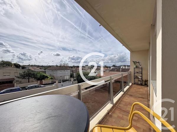 Appartement F3 à vendre  4 pièces - 109 m 2   COGNAC  - 16