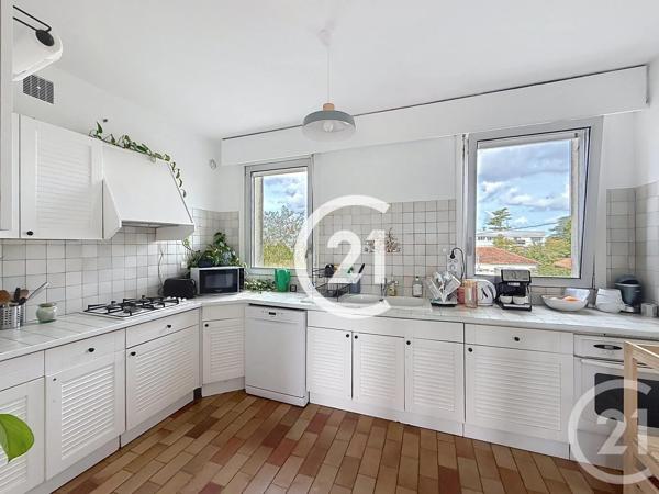 Appartement F3 à vendre  4 pièces - 109 m 2   COGNAC  - 16