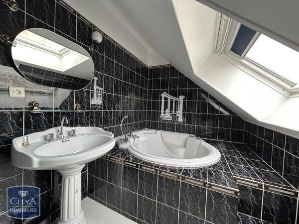 Appartement à louer 4 pièces 84.9m²