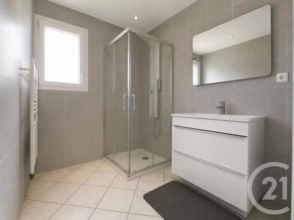 Maison à vendre  5 pièces - 117 m 2   GENAS  - 69