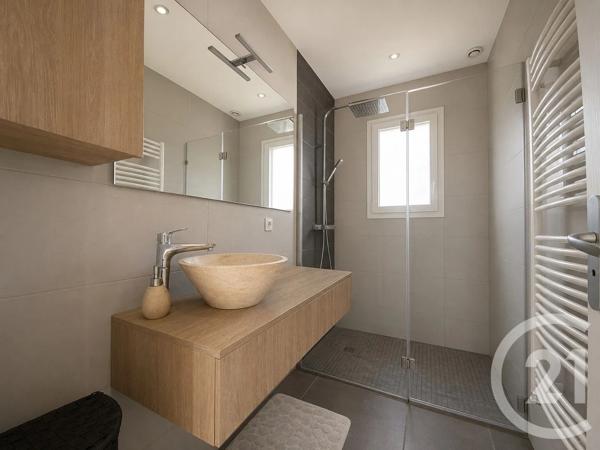 Maison à vendre  5 pièces - 117 m 2   GENAS  - 69