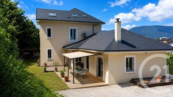 Maison à vendre  7 pièces - 221,24 m 2   JACOB BELLECOMBETTE  - 73