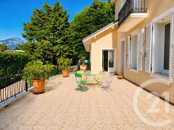 Maison à vendre  7 pièces - 221,24 m 2   JACOB BELLECOMBETTE  - 73