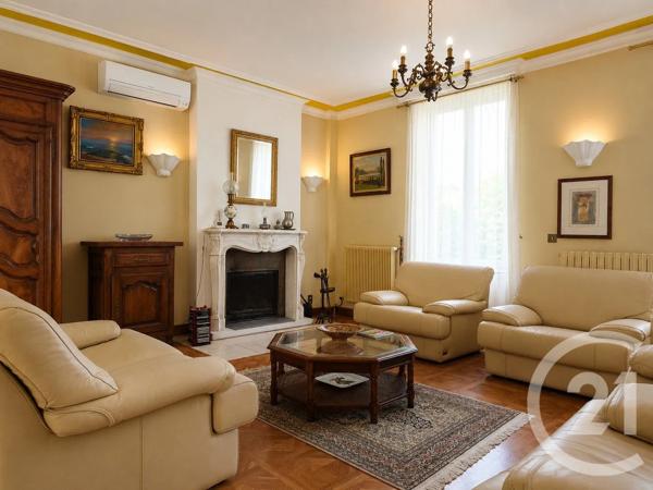 Maison à vendre  7 pièces - 221,24 m 2   JACOB BELLECOMBETTE  - 73