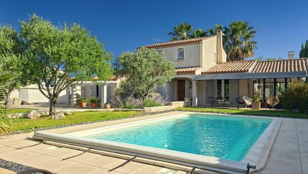 Magnifique villa avec piscine et extérieur d'exception à Maraussan