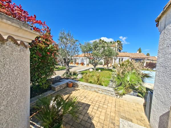 Magnifique villa avec piscine et extérieur d'exception à Maraussan