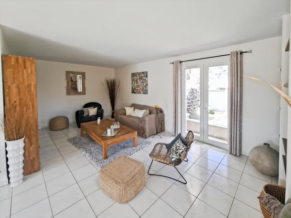 Magnifique villa avec piscine et extérieur d'exception à Maraussan