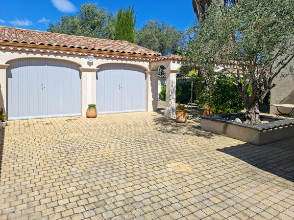 Magnifique villa avec piscine et extérieur d'exception à Maraussan