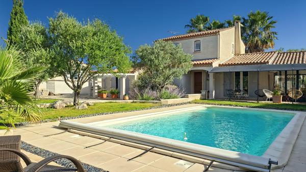 Magnifique villa avec piscine et extérieur d'exception à Maraussan