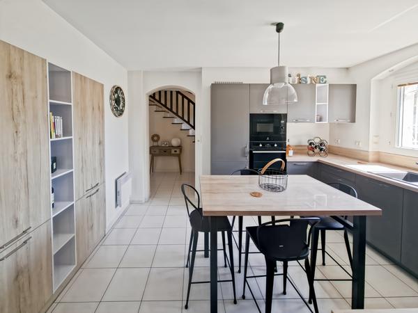 Magnifique villa avec piscine et extérieur d'exception à Maraussan
