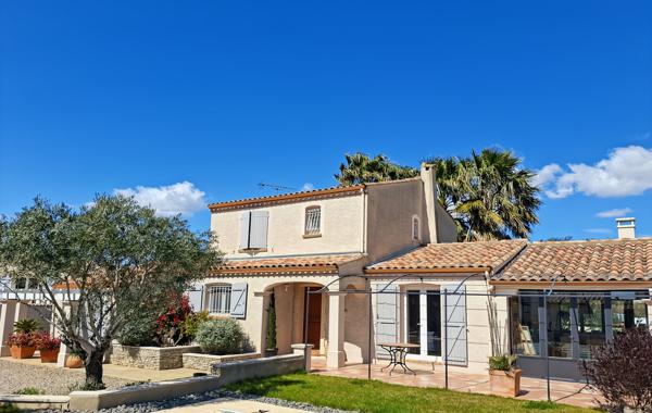 Magnifique villa avec piscine et extérieur d'exception à Maraussan