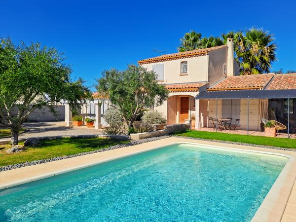 Magnifique villa avec piscine et extérieur d'exception à Maraussan